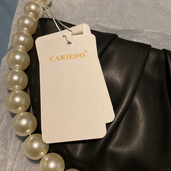 Cariedo black (faux) leather and pearls clutch - Picture 2 of 2